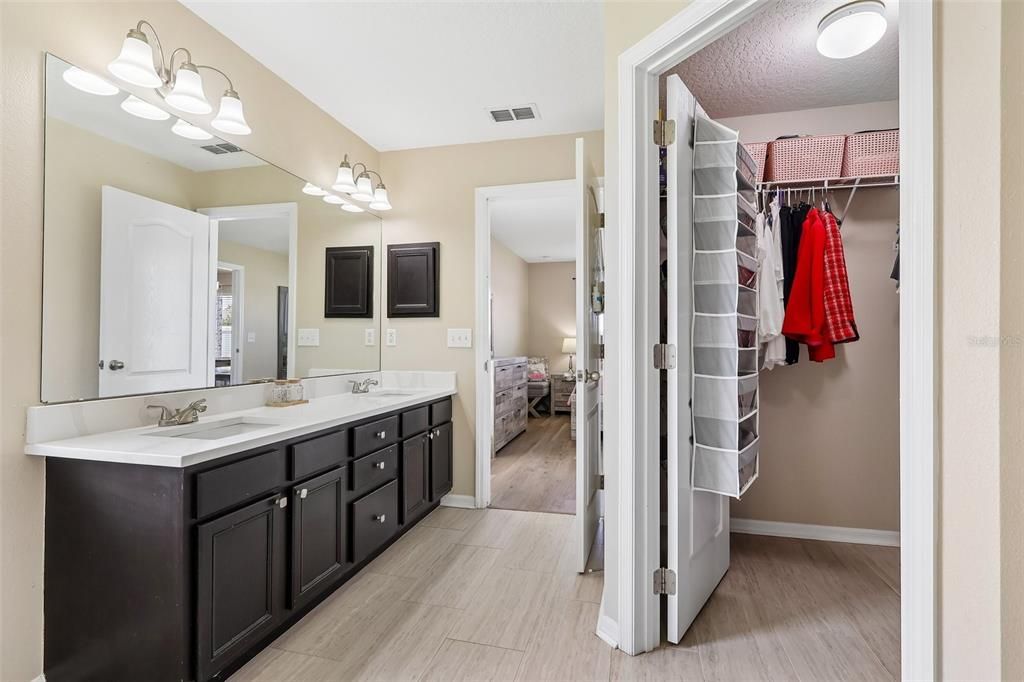For Sale: $364,999 (4 beds, 2 baths, 1788 Square Feet)