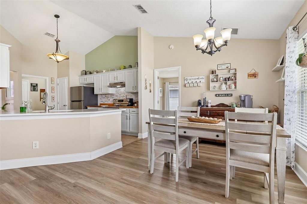 For Sale: $364,999 (4 beds, 2 baths, 1788 Square Feet)