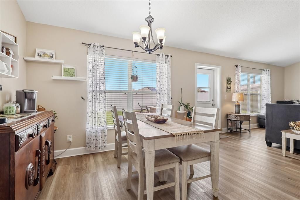 For Sale: $364,999 (4 beds, 2 baths, 1788 Square Feet)