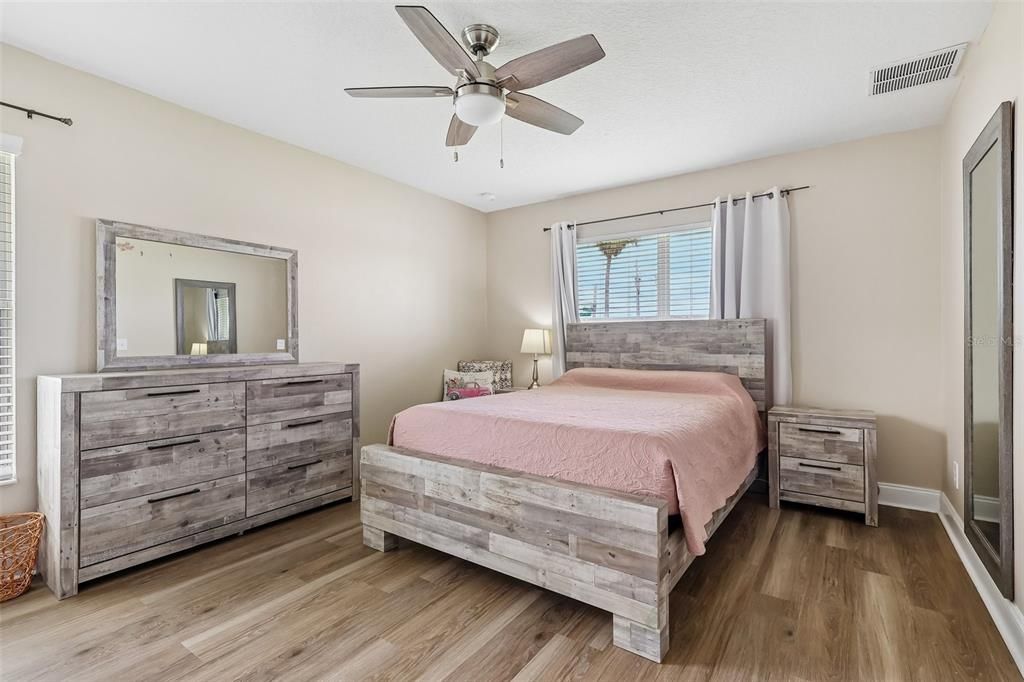 For Sale: $364,999 (4 beds, 2 baths, 1788 Square Feet)
