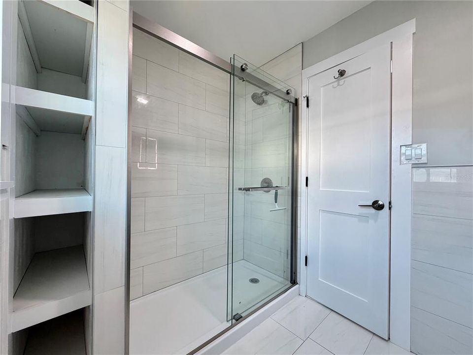 В аренду: $1,975 (2 спален, 1 ванн, 650 Квадратных фут)