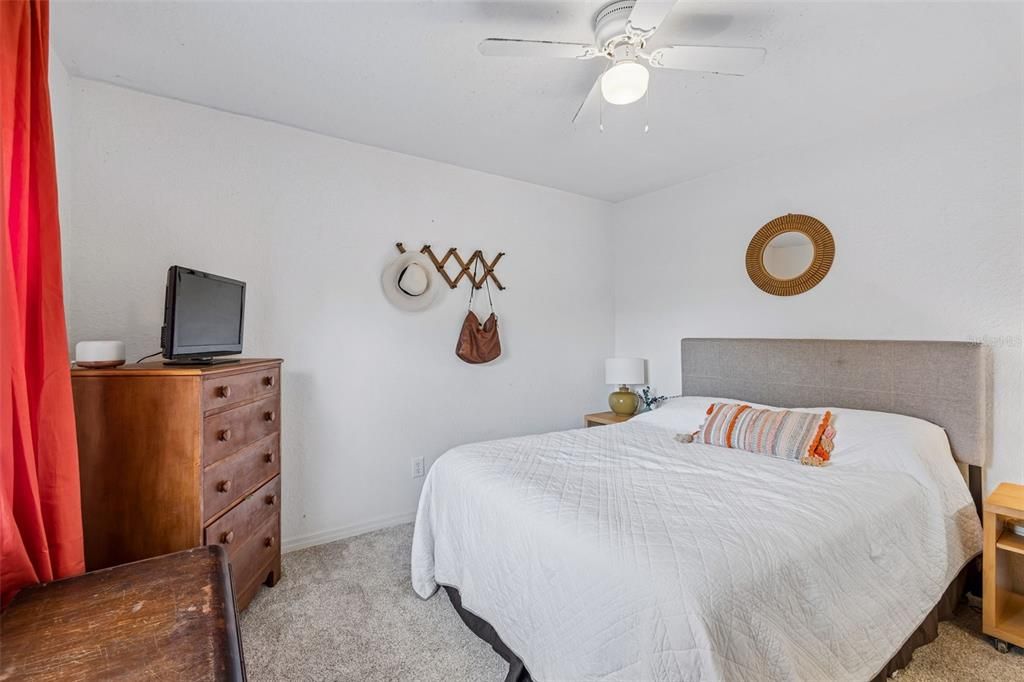 En Venta: $735,000 (4 camas, 3 baños, 2363 Pies cuadrados)