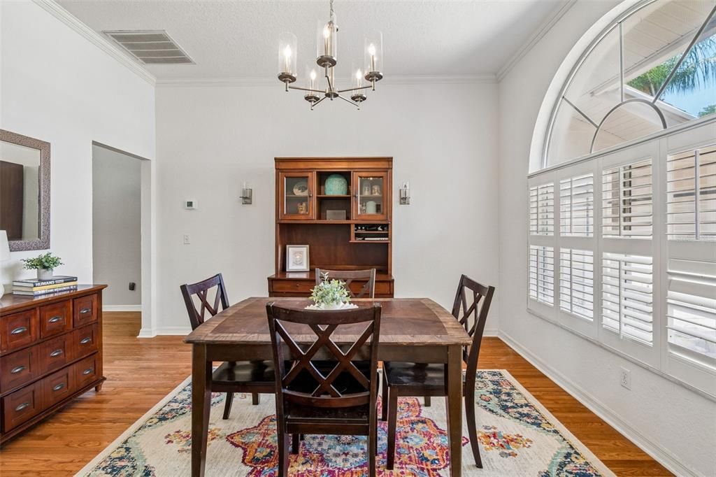 En Venta: $735,000 (4 camas, 3 baños, 2363 Pies cuadrados)