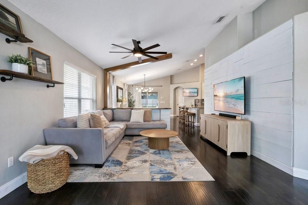 For Sale: $475,000 (3 beds, 2 baths, 1815 Square Feet)