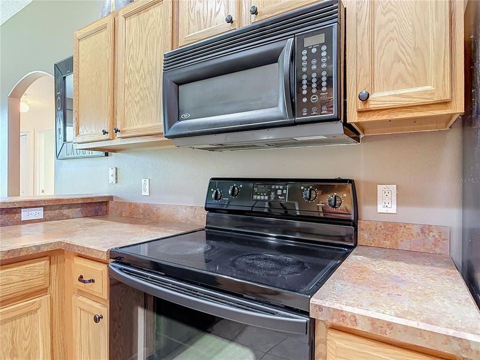 En Venta: $325,000 (4 camas, 2 baños, 2112 Pies cuadrados)
