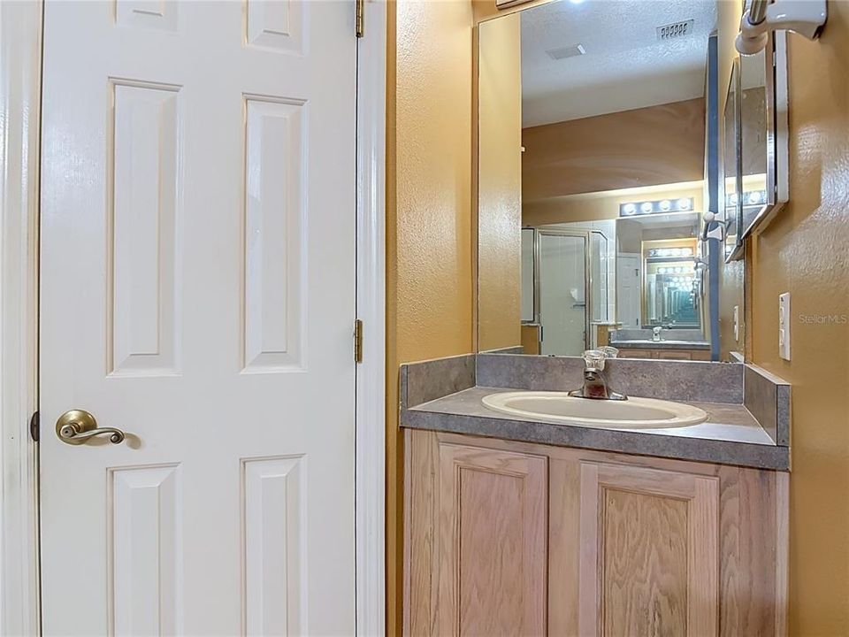 En Venta: $325,000 (4 camas, 2 baños, 2112 Pies cuadrados)