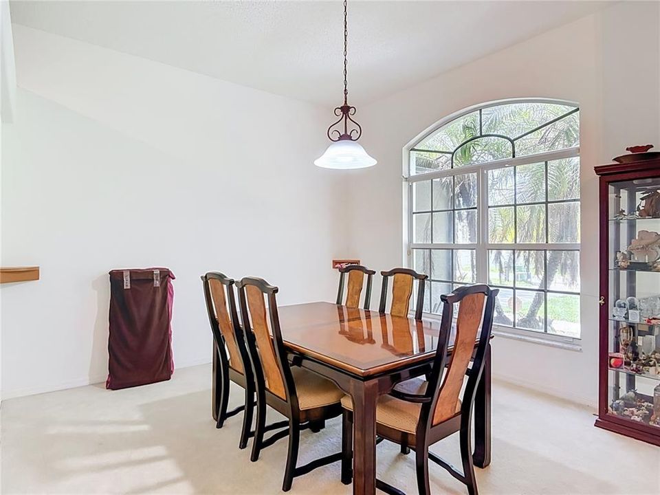 En Venta: $325,000 (4 camas, 2 baños, 2112 Pies cuadrados)