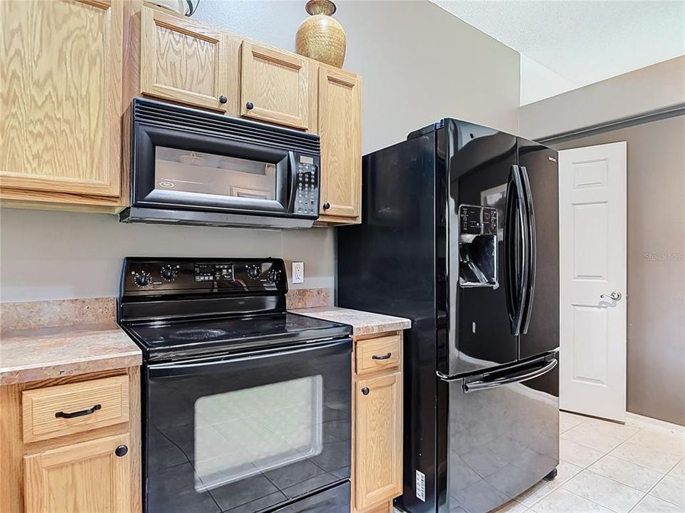 En Venta: $325,000 (4 camas, 2 baños, 2112 Pies cuadrados)