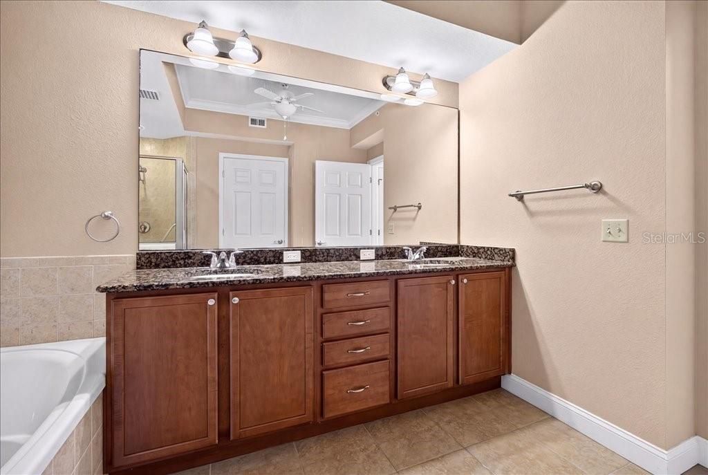 En Venta: $289,900 (2 camas, 2 baños, 1615 Pies cuadrados)