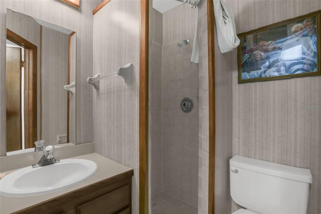На продажу: $265,000 (2 спален, 2 ванн, 1246 Квадратных фут)