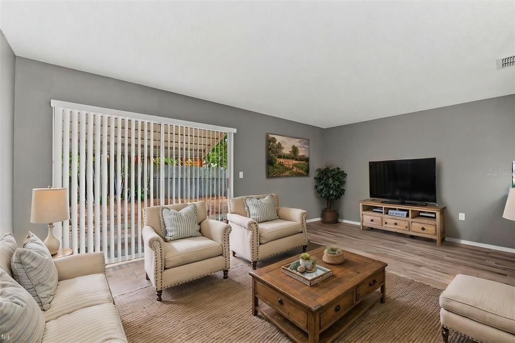 For Sale: $289,900 (3 beds, 2 baths, 1595 Square Feet)