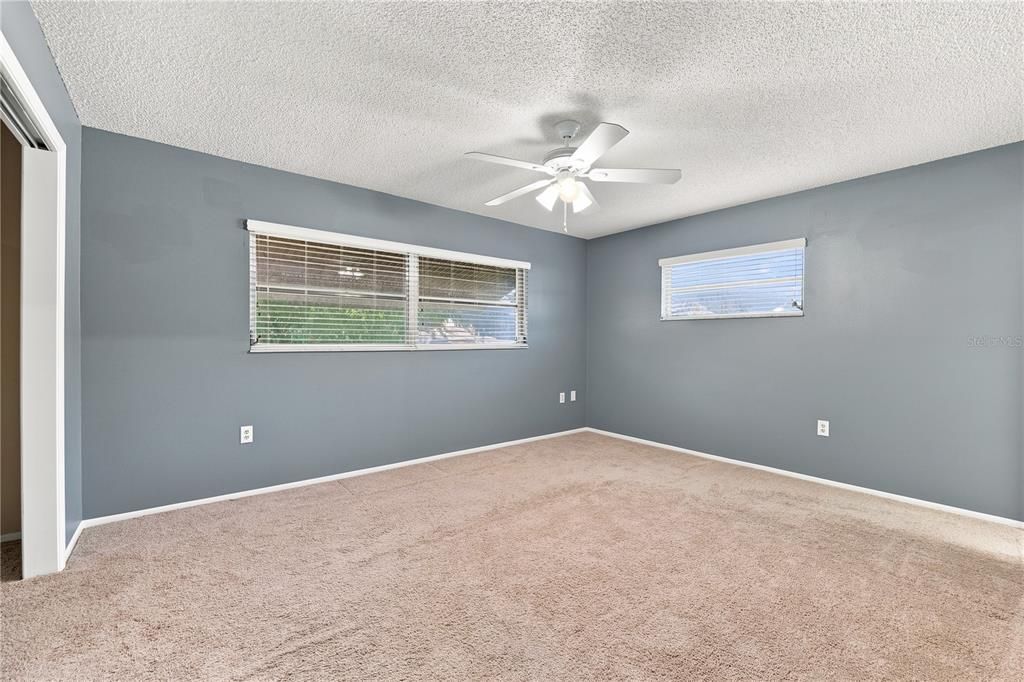 For Sale: $289,900 (3 beds, 2 baths, 1595 Square Feet)