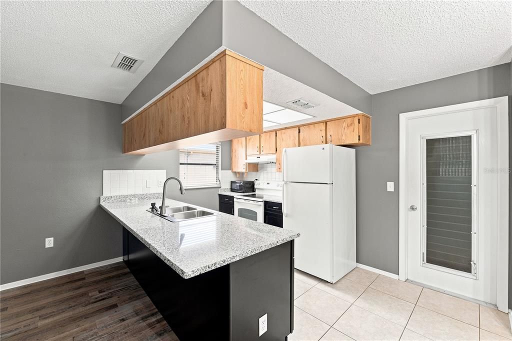 For Sale: $289,900 (3 beds, 2 baths, 1595 Square Feet)