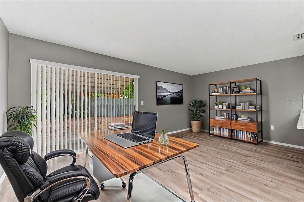 For Sale: $289,900 (3 beds, 2 baths, 1595 Square Feet)