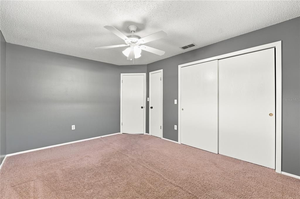 For Sale: $289,900 (3 beds, 2 baths, 1595 Square Feet)