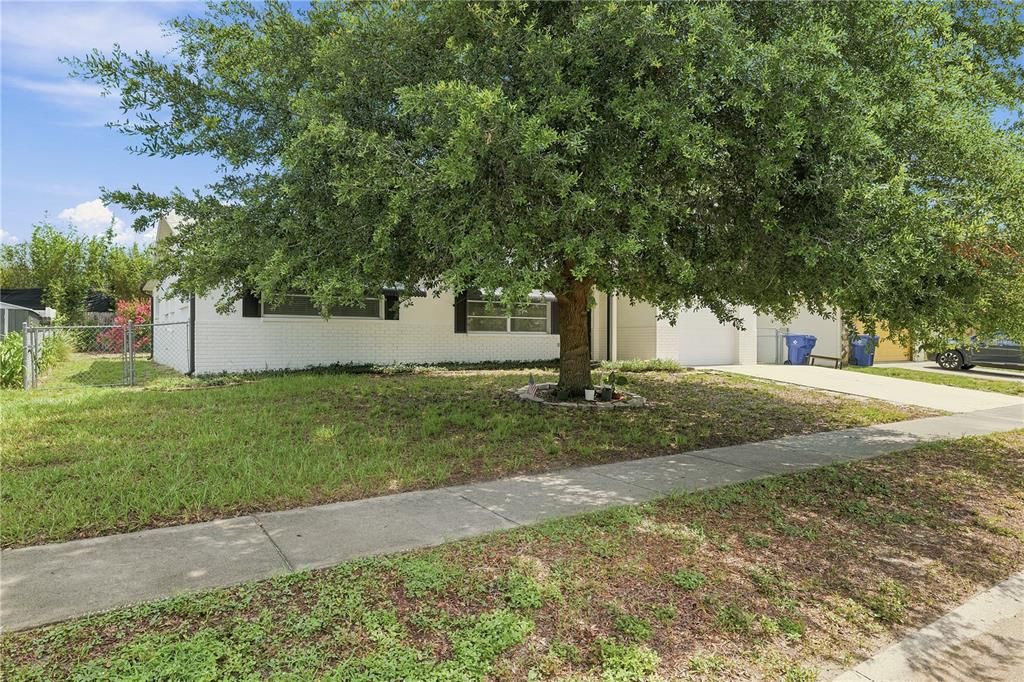 For Sale: $289,900 (3 beds, 2 baths, 1595 Square Feet)