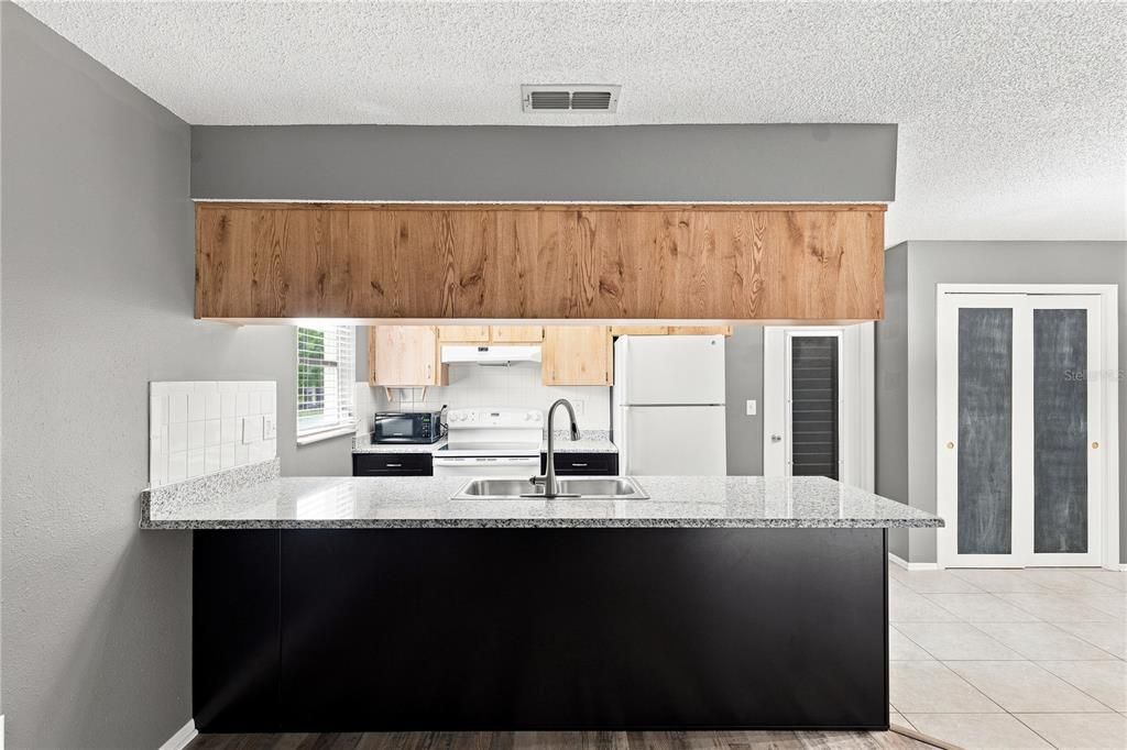 For Sale: $289,900 (3 beds, 2 baths, 1595 Square Feet)