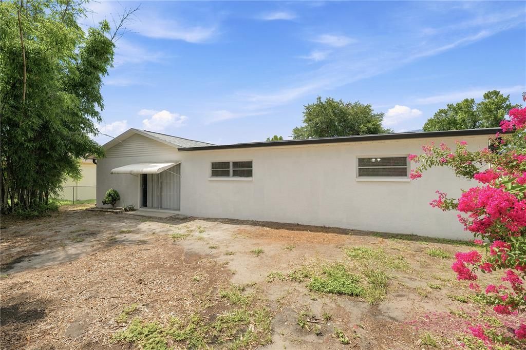 For Sale: $289,900 (3 beds, 2 baths, 1595 Square Feet)