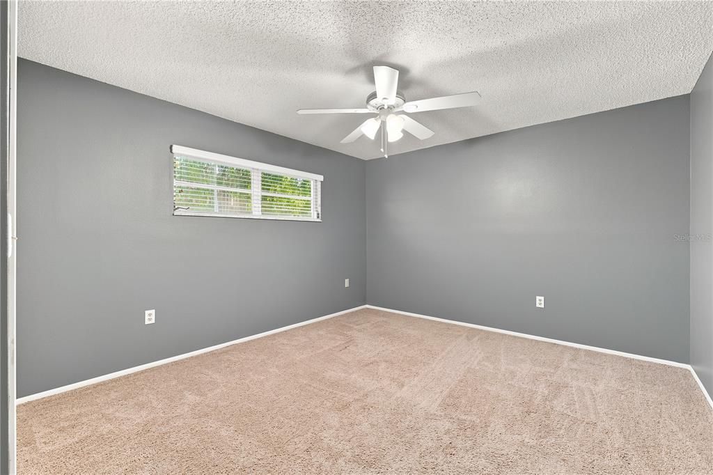 For Sale: $289,900 (3 beds, 2 baths, 1595 Square Feet)