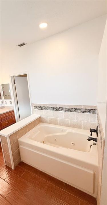 На продажу: $369,900 (3 спален, 2 ванн, 1790 Квадратных фут)