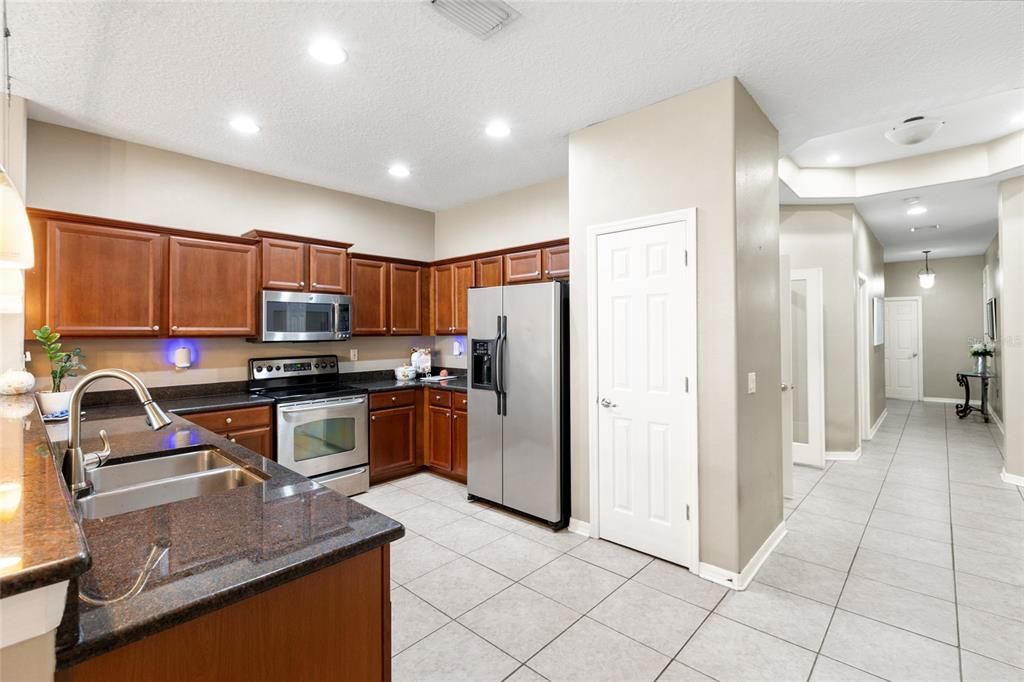 For Sale: $320,000 (3 beds, 2 baths, 1876 Square Feet)