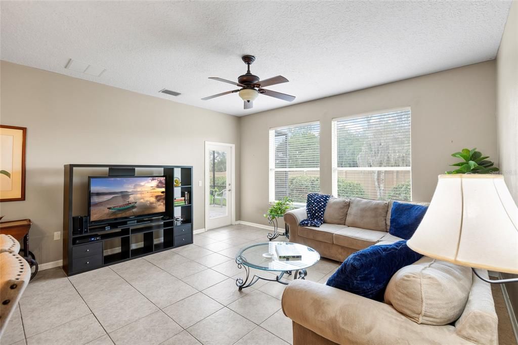 For Sale: $320,000 (3 beds, 2 baths, 1876 Square Feet)