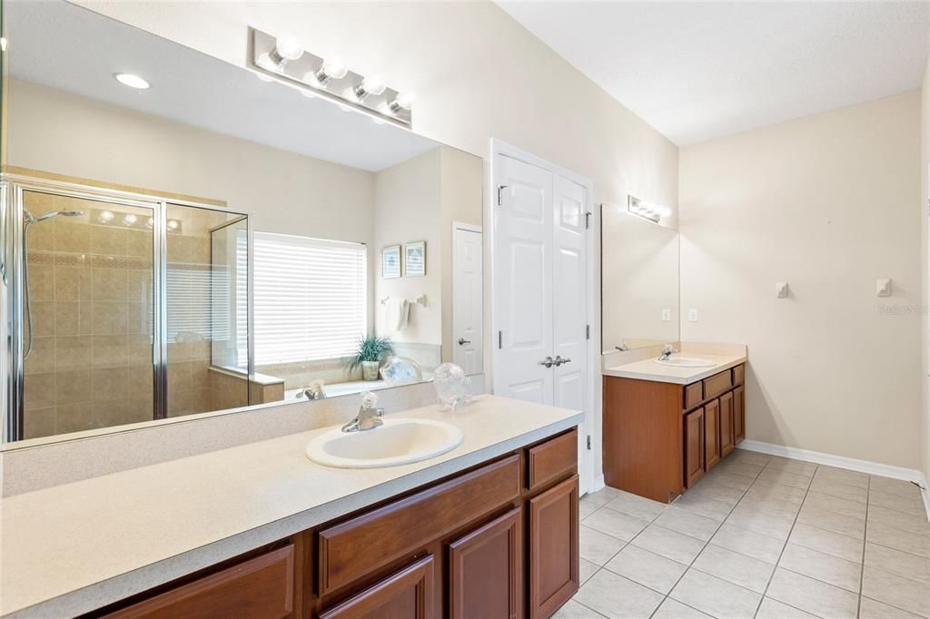 For Sale: $320,000 (3 beds, 2 baths, 1876 Square Feet)