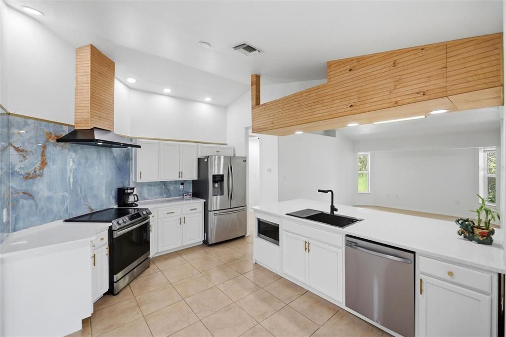 En Venta: $310,000 (4 camas, 2 baños, 2021 Pies cuadrados)