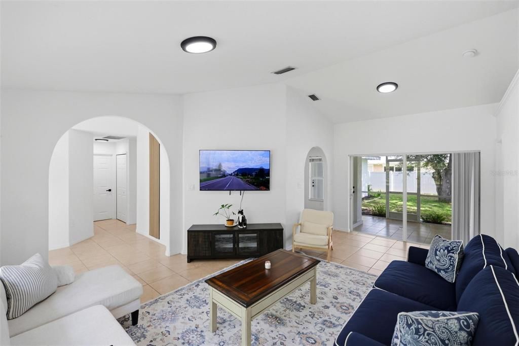 En Venta: $310,000 (4 camas, 2 baños, 2021 Pies cuadrados)