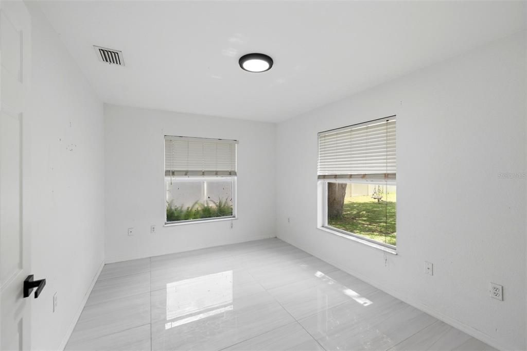 En Venta: $310,000 (4 camas, 2 baños, 2021 Pies cuadrados)