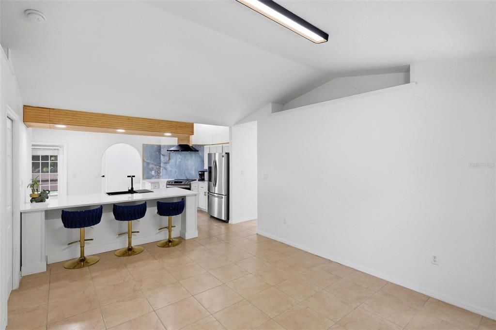 En Venta: $310,000 (4 camas, 2 baños, 2021 Pies cuadrados)