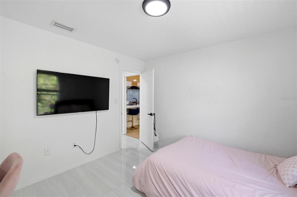 En Venta: $310,000 (4 camas, 2 baños, 2021 Pies cuadrados)