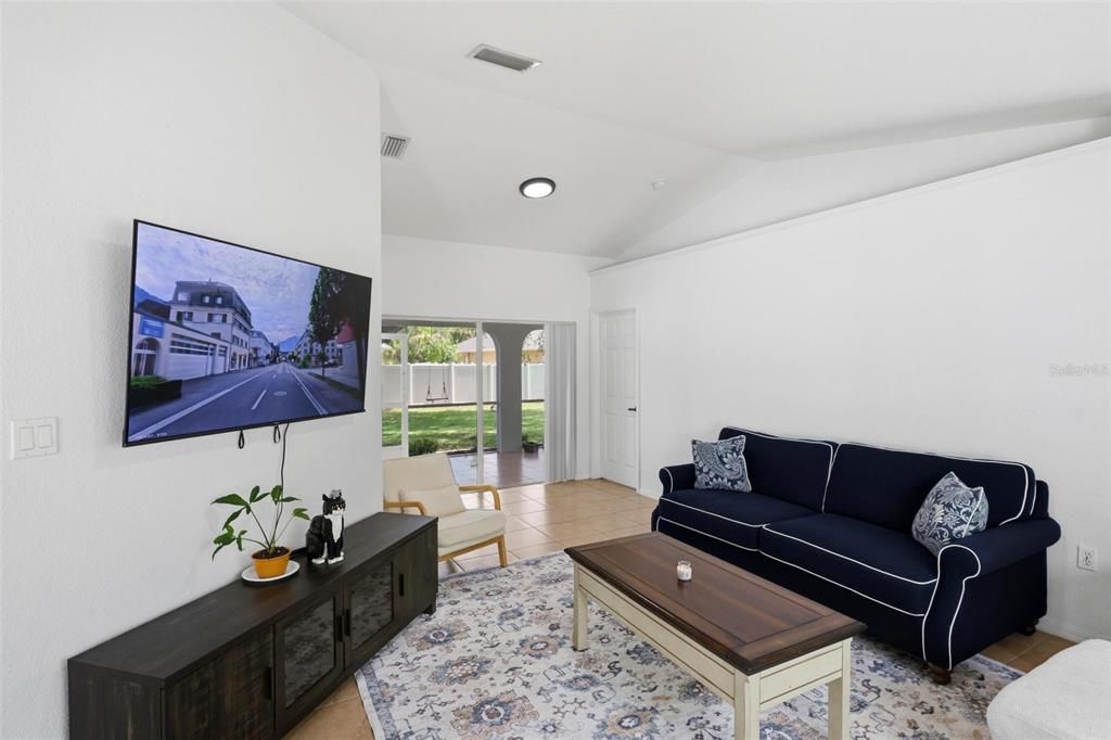 En Venta: $310,000 (4 camas, 2 baños, 2021 Pies cuadrados)