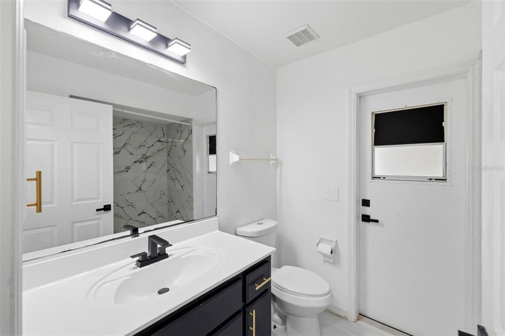 En Venta: $310,000 (4 camas, 2 baños, 2021 Pies cuadrados)