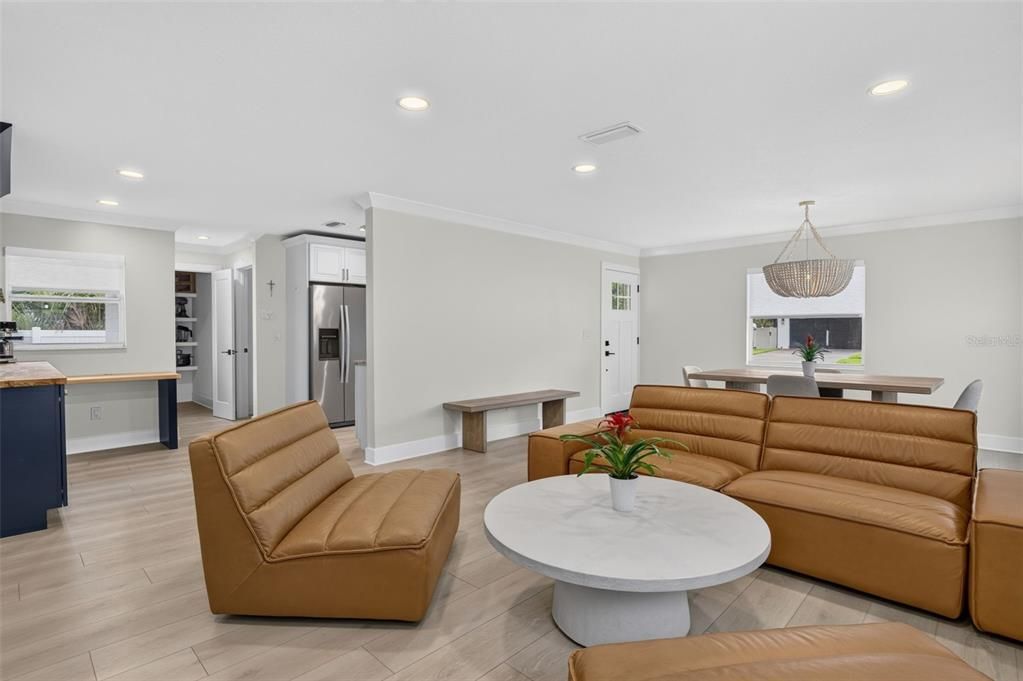 En Venta: $675,000 (3 camas, 2 baños, 1413 Pies cuadrados)
