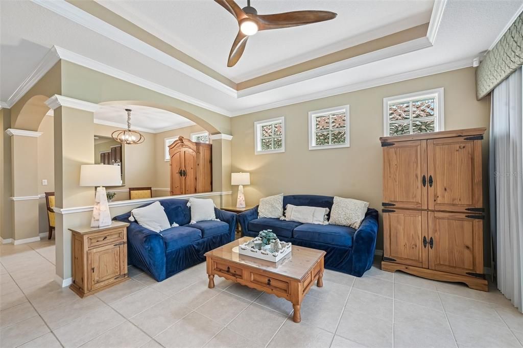 En Venta: $495,999 (3 camas, 2 baños, 1688 Pies cuadrados)