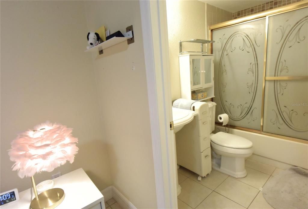 For Sale: $275,000 (2 beds, 2 baths, 1065 Square Feet)