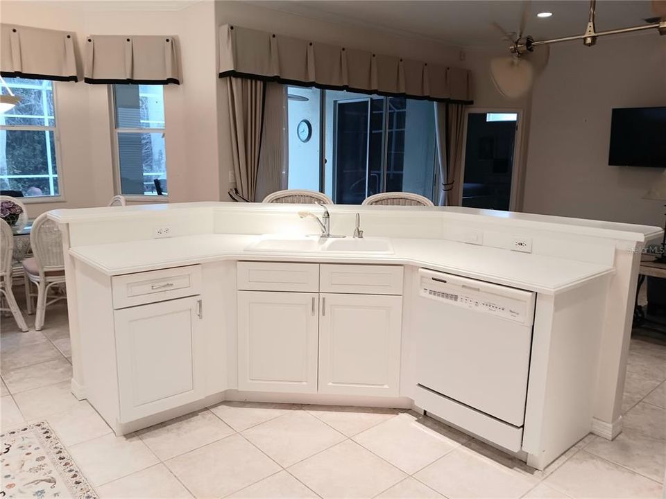 En Venta: $525,000 (3 camas, 2 baños, 2045 Pies cuadrados)