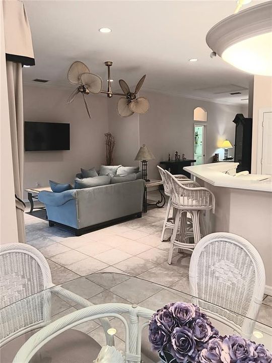 En Venta: $525,000 (3 camas, 2 baños, 2045 Pies cuadrados)