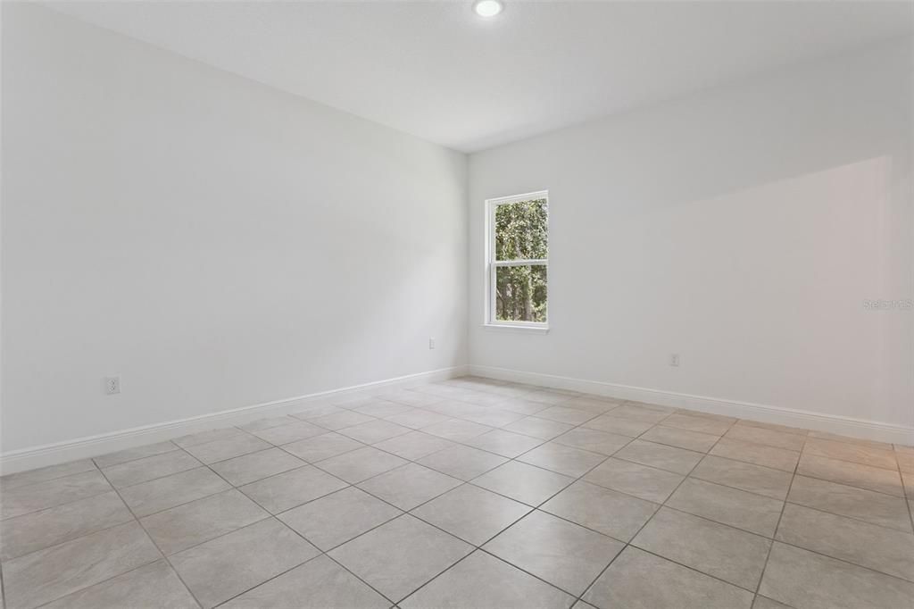 For Sale: $255,000 (4 beds, 2 baths, 1546 Square Feet)