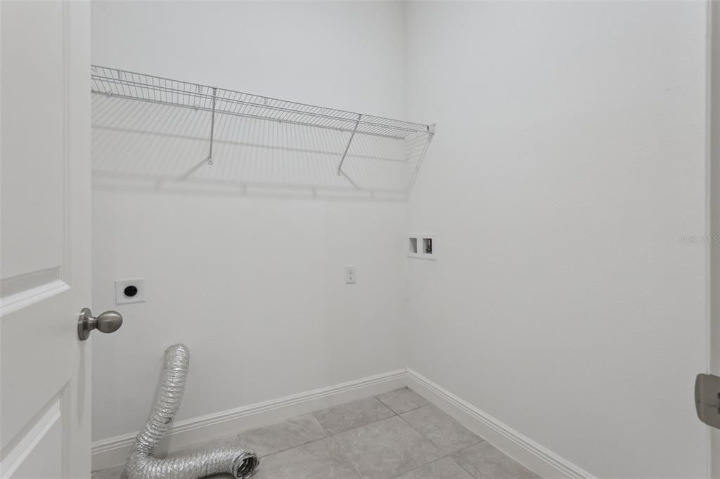 For Sale: $255,000 (4 beds, 2 baths, 1546 Square Feet)