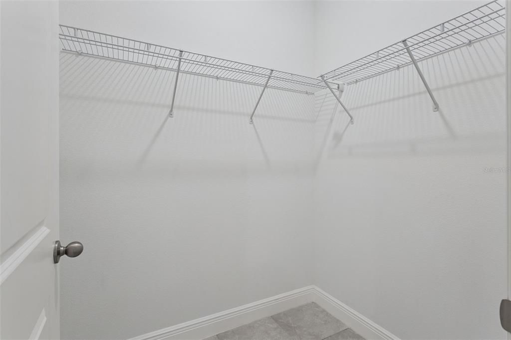 For Sale: $255,000 (4 beds, 2 baths, 1546 Square Feet)