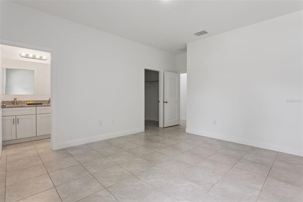 For Sale: $255,000 (4 beds, 2 baths, 1546 Square Feet)