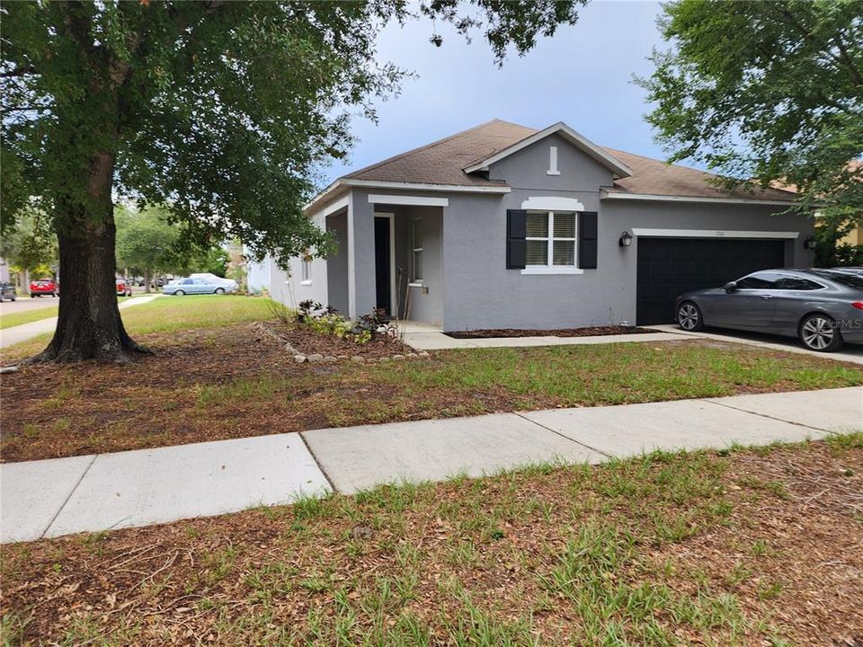 For Sale: $318,000 (4 beds, 2 baths, 1950 Square Feet)
