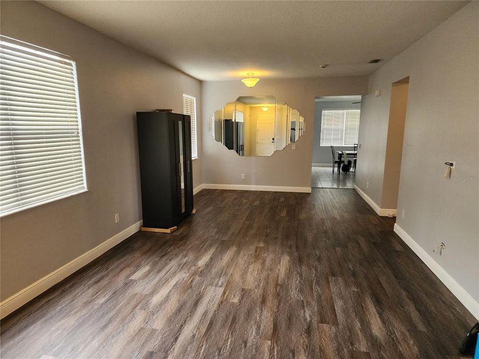 For Sale: $318,000 (4 beds, 2 baths, 1950 Square Feet)