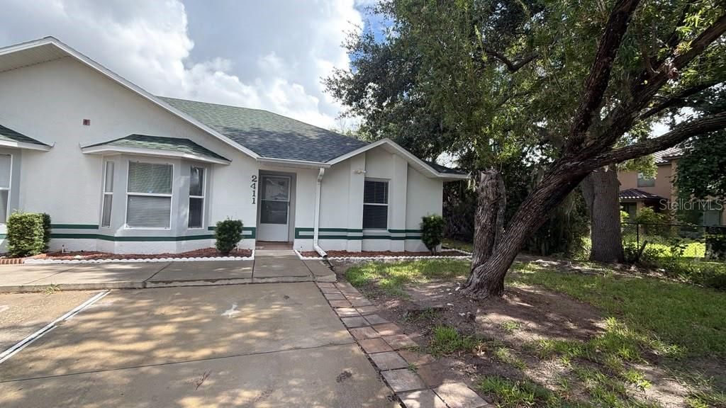 For Rent: $1,950 (3 beds, 2 baths, 1155 Square Feet)