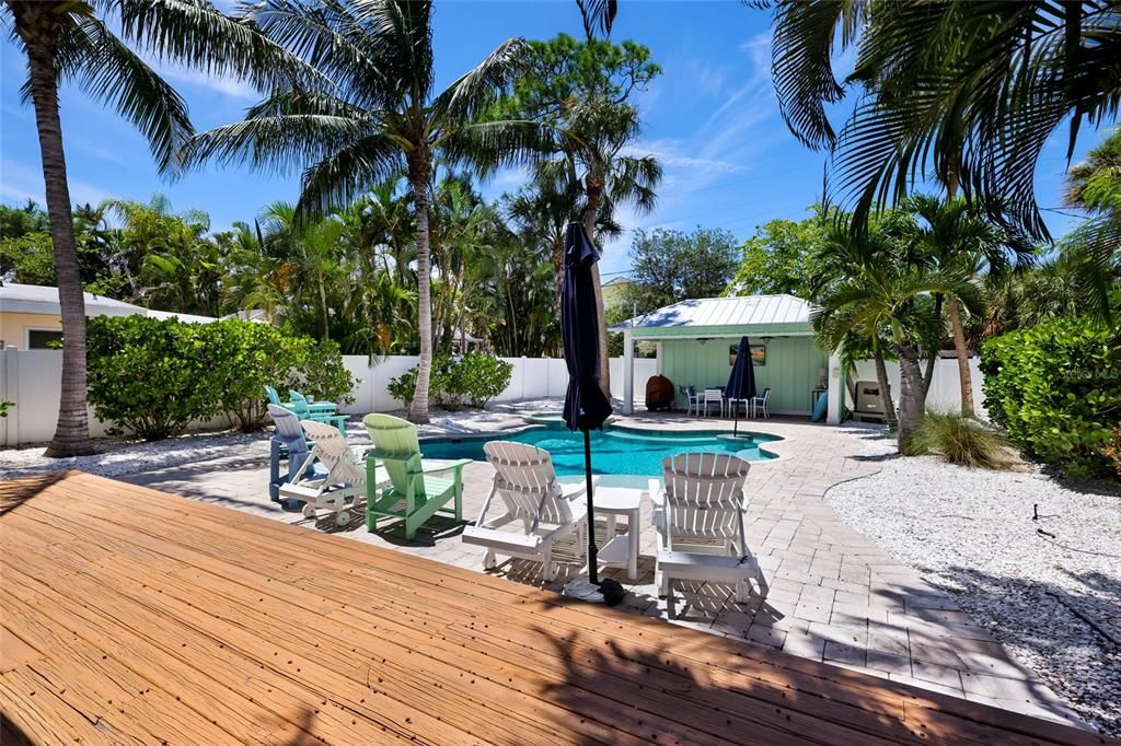 For Sale: $1,795,000 (3 beds, 3 baths, 1398 Square Feet)