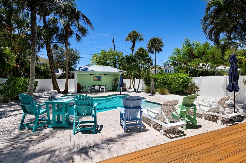 For Sale: $1,795,000 (3 beds, 3 baths, 1398 Square Feet)