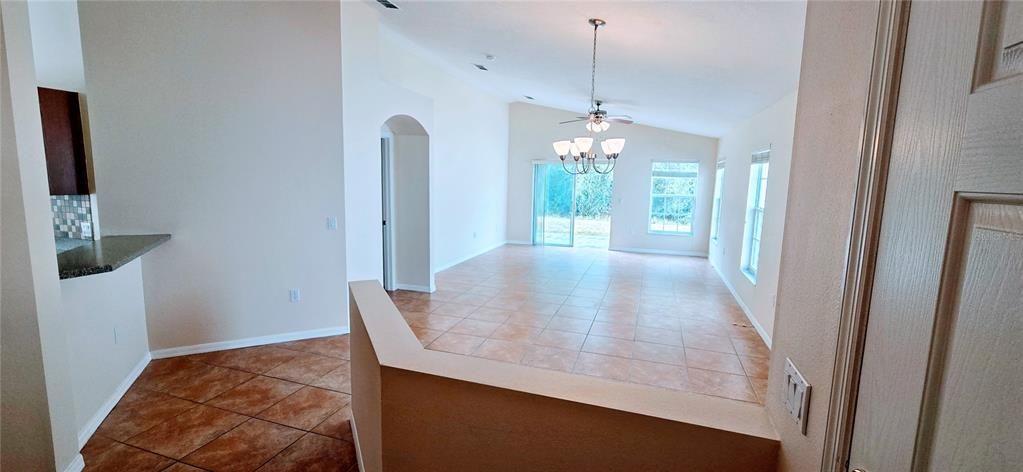 For Rent: $1,800 (2 beds, 2 baths, 1240 Square Feet)