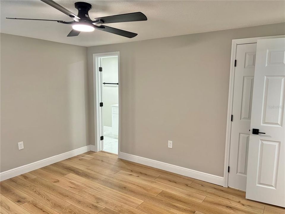 Active With Contract: $329,900 (3 beds, 2 baths, 1325 Square Feet)